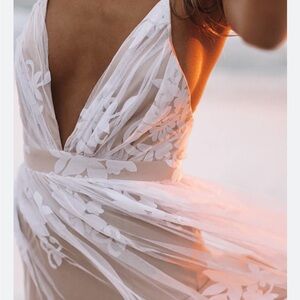 Elegant White Floral Dress